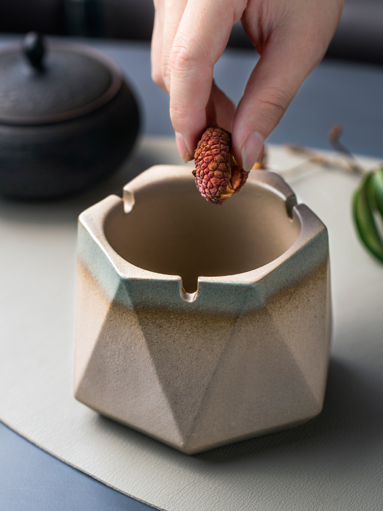 Porcelain color beautiful ashtray up with the new Chinese style of creative move large household multi - functional office ceramic ashtray trend