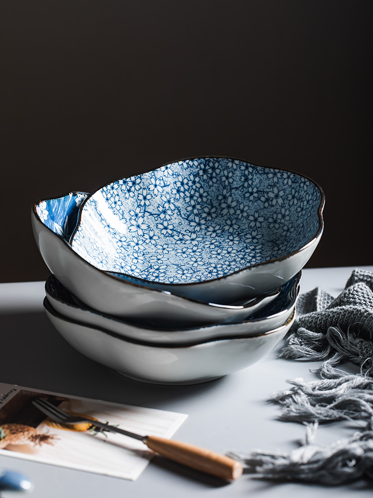 Creative special - shaped plate LIDS, western - style food dish wavy name plum flower ceramic plate household FanPan compote dish
