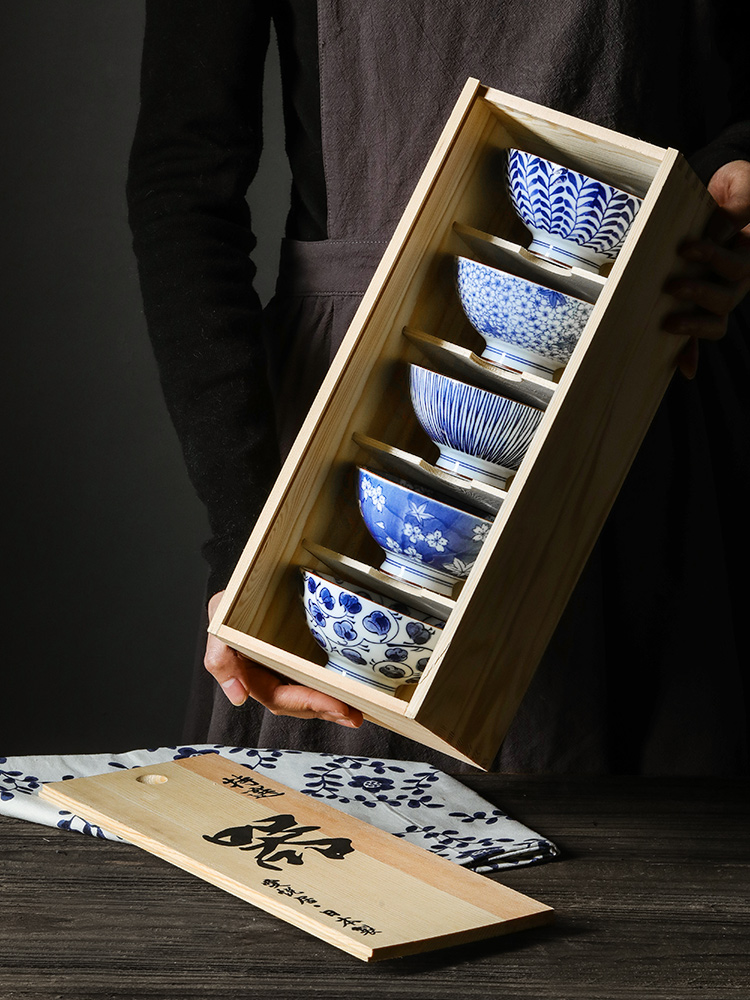 Japan imported rice bowl housewarming gifts tableware of household ceramic ipads China tableware Japanese small blue and white porcelain bowl