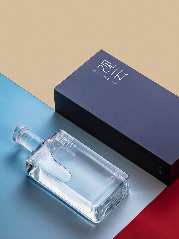 一带一路外事活动专用酒 观云 纯粮酿造 52度浓香型白酒 500ml礼盒装 双重优惠折后￥279包邮 京东￥329