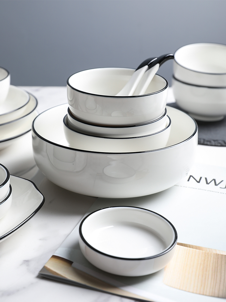 Selley European contracted the black edge ceramic tableware suit to use dishes chopsticks sets the food more than the dress