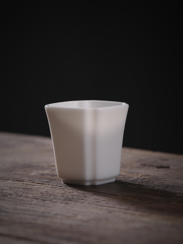 Jiangnan past dehua white porcelain teacup suet jade China ceramic kung fu tea set a single sample tea cup small square cup