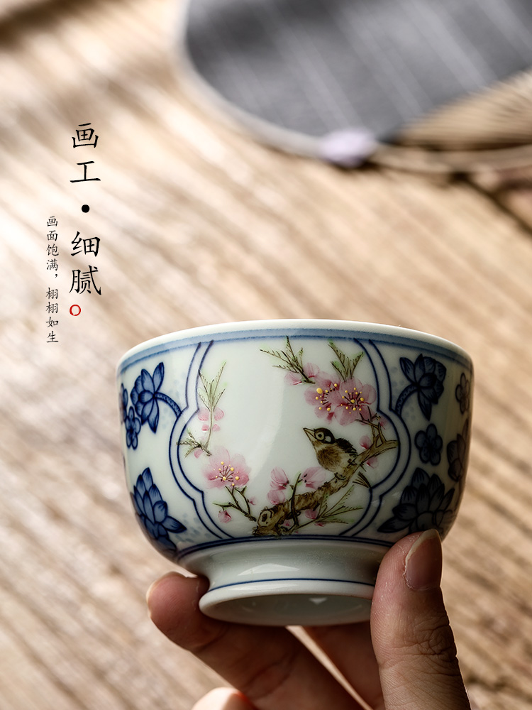 Jingdezhen hand - made peach blossom put water point master cup single cup pure manual blue - and - white kung fu tea tea set sample tea cup only