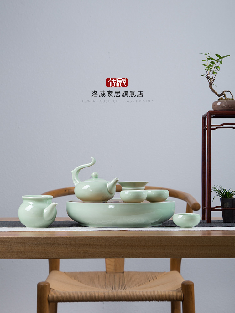 Touch the floor clearance 】 【 kung fu tea set suit household jingdezhen celadon is the whole teapot teacup tea tray