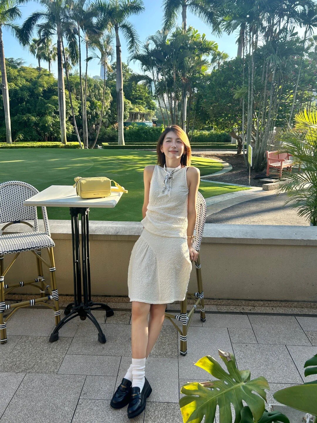 宋佳同款百丽海鸥乐福鞋2.0：厚底真皮的英伦飒爽美学