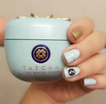 In the US Tatcha face cream the water cream water moisturizes and moisturizes the gel 50ml