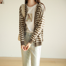 Jia Julie striped knitted cardigan coat womens early autumn new Korean version of lazy wind thin sweater coat
