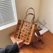 Pick up missed Ottles Grand God Recommended 2021 new Korean version Chauga letters Single-shoulder inclined cross-pack women