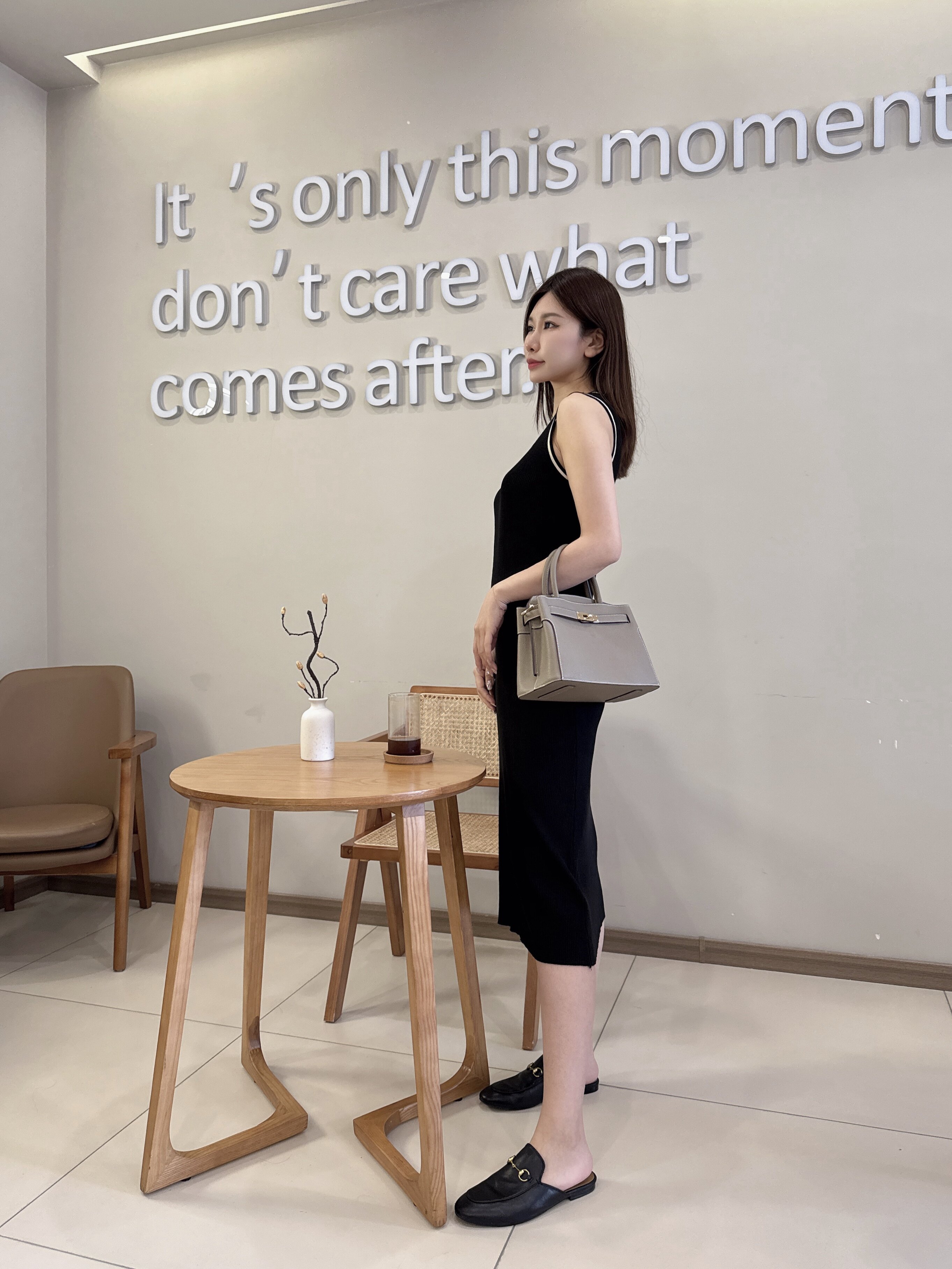 百丽鎏金岁月凯莉包 质感牛皮高级耐磨 大容量通勤 妈妈包婚包两用