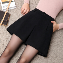 Shorts female autumn and winter style outside wearing winter 2021 new fur black high waist 100 hitch a pair of leggings a bottom boot pants