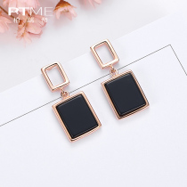 Temperament senior sense sterling silver earrings earrings earrings womens black retro port wind Hepburn earrings 202021 new