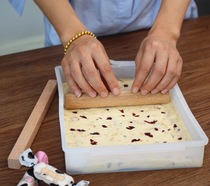 New handmade nougat to make snowflake crisp production materials Tool mold set Home baking nougat