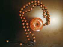 Natural Si Bin Bianstone Surabaya rich Red Bianstone Safe buckle pendant necklace 5 cm large