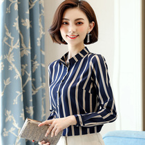 2019 New autumn vertical stripe chiffon shirt women long sleeve loose Korean temperament top retro casual shirt