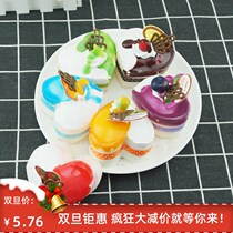 Simulation heart-shaped bread cake soft model slow rebound fake food food prop shop interior decoration decoration Road