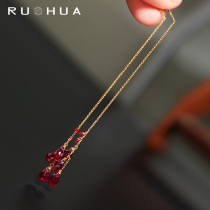 If the Chinese jewelry core is engraved with ruby flowing soull wire the female sky is full of yellow 18K golden long earrings