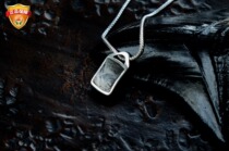 Spot U.S. William Henry P27 Spark Sterling Silver Necklace with Crushed Carbon Fiber Silver Necklace