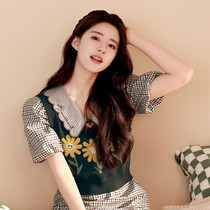 Zhao Ruth with the same paragraph 2022 Spring Festival New Small Bear V Collar Collision color jacquard-knitted sweatshirt Machia female TTKN226308N