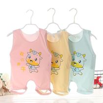 Baby toddlers touching summer with cool vest baby clothes in summer baby sleeping navel artifacts