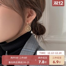 Advanced sense ear studs Korean temperament Net red earrings 2021 new ear clip female retro Hong Kong flavor earrings without earrings