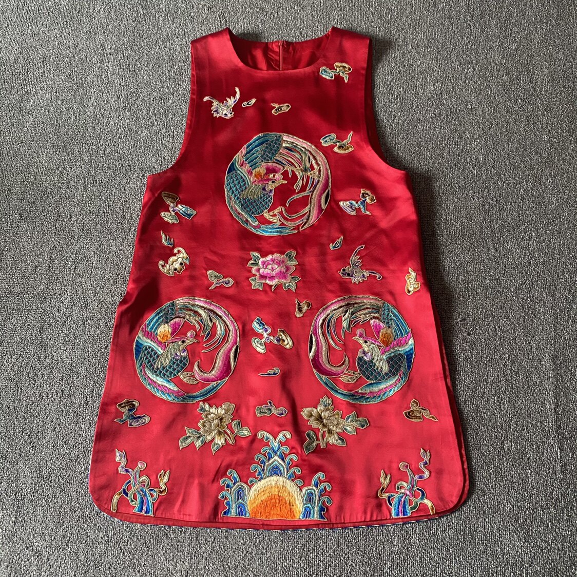 Cloud decoration totem 2021 original ethnic style women's hand embroidery old embroidery three groups phoenix leisure sleeveless horse clip