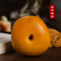 (Swallow Zhenpin) 64 47 grams of natural Old Beeswax buckle Amber men and women necklace