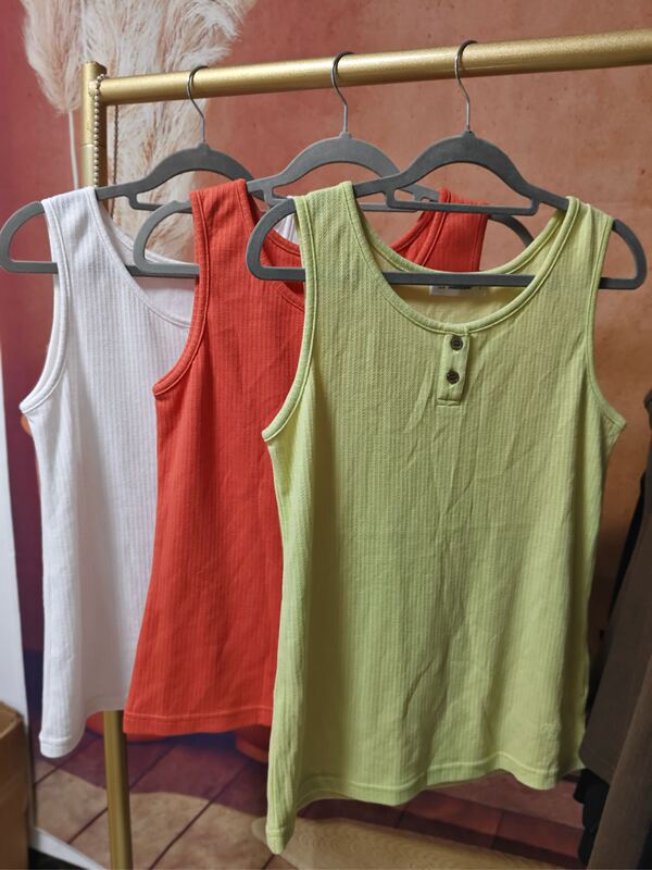 Huangjinxiong Vest