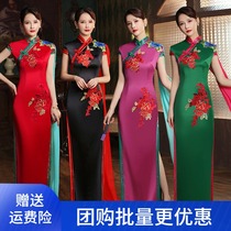 Catwalk cheongsam 2021 new long high-end stage performance clothing middle-aged and elderly elegant and noble Chinese style performance