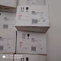 Original Loaded Import ABB Isolates Switch Fuse OT400ES04 1SCA022860R1940 Spot