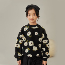 Pear small idle childrens coat 2021 autumn and winter New Korean version of the child girl retro three-dimensional small flower pullover sweater