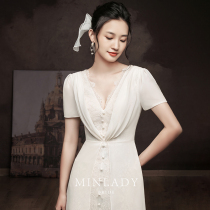 Famous) Camus French light wedding dress 2021 new bride temperament female simple design go out yarn tailing dress