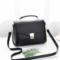 2020 on the new bag womens 2019 new Korean version of the fashion joker portable messenger bag casual shoulder small square bag