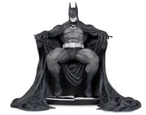 North American genuine Batman black and white statue sitting Batman BY MARC SILVESTRI 7 28 inch