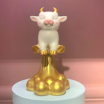 Luang Jiaqi King Golden Cape Bull Surge was the life of the cow mascot creative living room sculpture