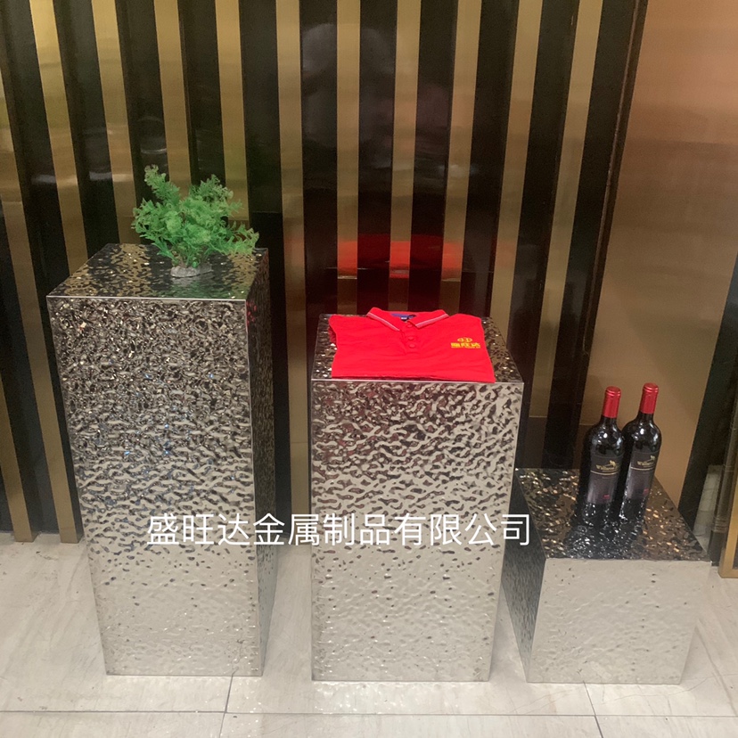 Customized cylindrical water ripple mirror island display table stainless steel high and low rack water table cube decorative platform
