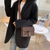 Singapore womens bag 2021 new wave Korean version fashion genuine leather frosted wide shoulder strap single shoulder oblique satchel and small square bag