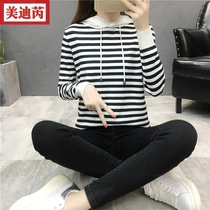 Autumn and winter New Fashion black and white stripes with hat loose long sleeve hoodie knitted sweater Korean sweater base shirt