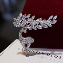 Crystal brooch sika deer exquisite Super Flash micro-inlaid zircon elk coat coat accessories pin cardigan shawl buckle