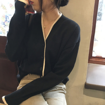 Black soft glutinous knit cardiovert woman loose sweater jacket 2022 early autumn new French style small fragrant wind laminated blouses