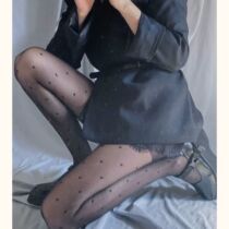 2020 new day series black silk socks small loving wave spot dark black wind black beating bottom socks JK flight attendant silk stockings (March 1)