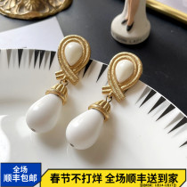 American Western Antique Jewelry Exotic VintageGivenchy Retro Exquisite White Versatile Ear Clips