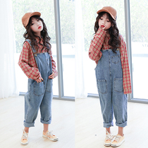 Girls suspender jeans 2023 new spring clothes new Korean version of the big childrens foreign style loose trousers 12-15 years old