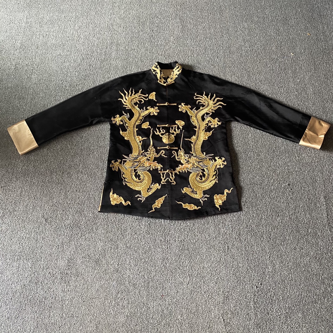 Cloud decoration totem 2021 original national style women's hand embroidery plate Jintanglong casual folio jacket