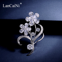 Brooch corsage high-end female accessories Korean cute little flower simple luxury temperament Joker coat suit pin buckle