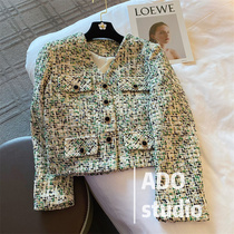 Small fragrant wind V collar short coat female spring autumn 100 lap casual 2022 The new retro coarse flowers are short blouses women