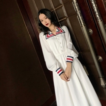 2019 early spring French socialite high-end temperament white retro Hepburn wind high waist spring Navy neck dress