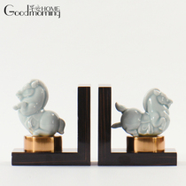 Modern Neoclassical Han Thick Cute Ceramic Small Horse Book Blocking Book Stand-Like Board Room Bookcase Wine Cabinet Home Residence Ornament Swing