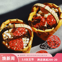 Humbling Little Red Book Peach Bud Couple with the same paragraph)) The brides hand throws her wedding a little joyless new room decorated with a bed and a happy floor