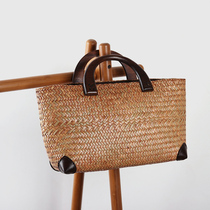 Straw woven bag strangled rattan wooden handle simple beach woven Hand bag hand woven bucket bag mountain bamboo wood