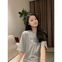  Wang Yiqins shop womens tops small wings of the same style T-shirts 2021 summer new simple and generous temperament